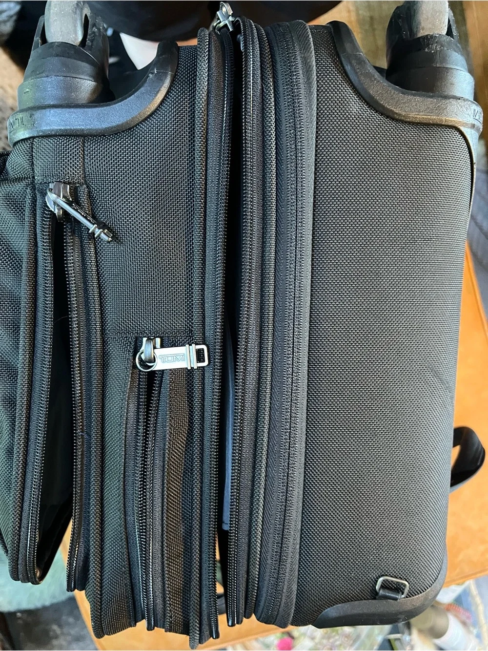 Tumi Black Travel Spinner Briefcase/Small Carry-on Suitcase with Front Pockets